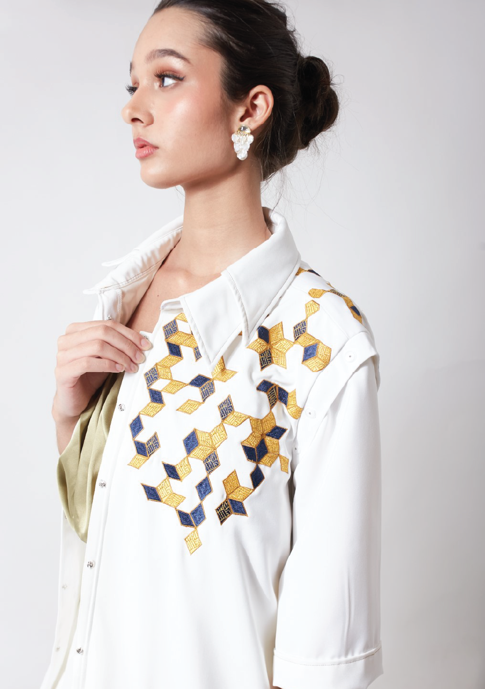 Roshelle. Embroided Vest Dress Outer with Detachable Sleeves