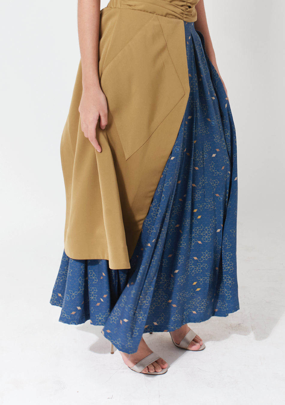 Garnet. Diamond Pattern Skirt - Special Printed Pattern with High Twist Gold
